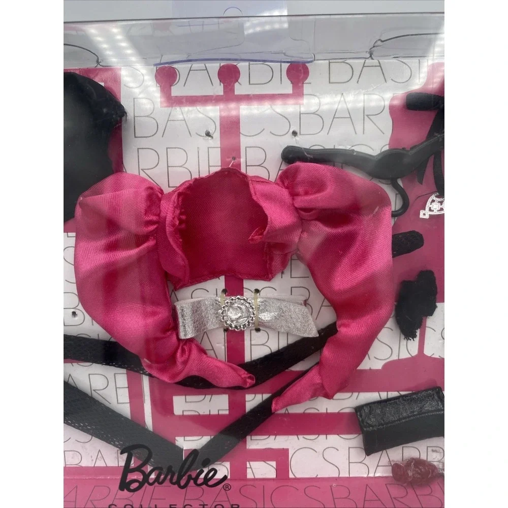 BARBIE BASICS  Accessory Pack- Look No. 01 Collection 001.5- T2359 NIB